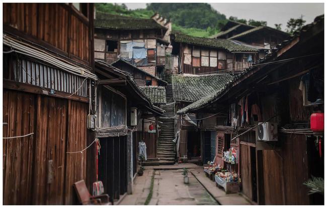 正式上路 全国首例自动驾驶网约车亮相浙江杭州